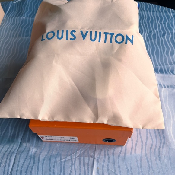 Louis Vuitton Blue and Orange Box with Cream Dust Bag - Picture 3 of 5